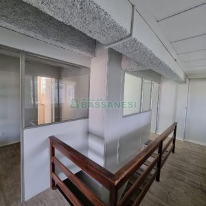 Loja com 74m², 2 vagas, no bairro Rio Branco em Caxias do Sul para Comprar