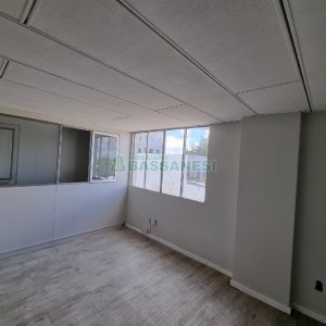 Loja com 74m², 2 vagas, no bairro Rio Branco em Caxias do Sul para Comprar