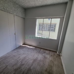 Loja com 74m², 2 vagas, no bairro Rio Branco em Caxias do Sul para Comprar