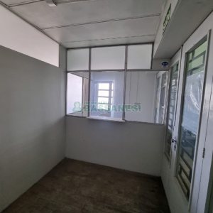 Loja com 74m², 2 vagas, no bairro Rio Branco em Caxias do Sul para Comprar