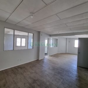 Loja com 74m², 2 vagas, no bairro Rio Branco em Caxias do Sul para Comprar