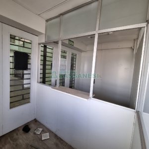 Loja com 74m², 2 vagas, no bairro Rio Branco em Caxias do Sul para Comprar