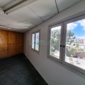 Loja com 74m², 2 vagas, no bairro Rio Branco em Caxias do Sul para Comprar