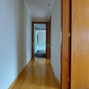 Apartamento com 342m², 3 dormitórios, 3 vagas, no bairro Centro em Caxias do Sul para Alugar