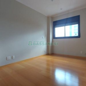 Apartamento com 342m², 3 dormitórios, 3 vagas, no bairro Centro em Caxias do Sul para Alugar