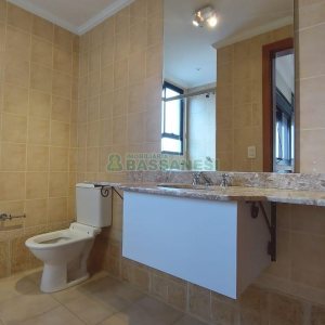 Apartamento com 342m², 3 dormitórios, 3 vagas, no bairro Centro em Caxias do Sul para Alugar
