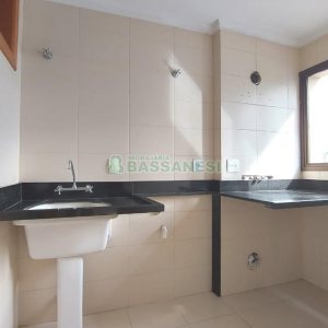 Apartamento com 342m², 3 dormitórios, 3 vagas, no bairro Centro em Caxias do Sul para Alugar