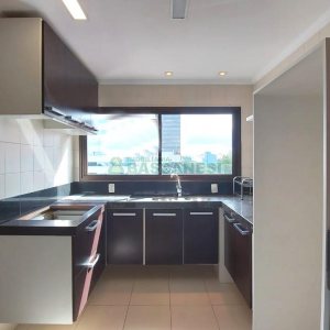 Apartamento com 342m², 3 dormitórios, 3 vagas, no bairro Centro em Caxias do Sul para Alugar