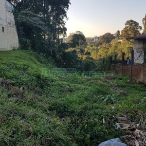 Terreno com 360m², no bairro Sanvitto em Caxias do Sul para Comprar