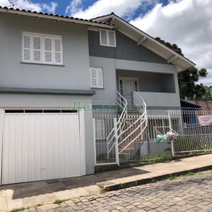 Casa com 200m², 6 dormitórios, 2 vagas, no bairro Bela Vista em Caxias do Sul para Comprar