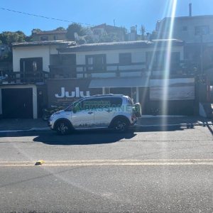 Casa com 203m², 3 dormitórios, 1 vaga, no bairro Charqueadas em Caxias do Sul para Comprar