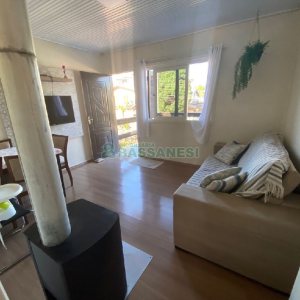 Casa com 203m², 3 dormitórios, 1 vaga, no bairro Charqueadas em Caxias do Sul para Comprar