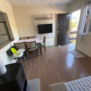 Casa com 203m², 3 dormitórios, 1 vaga, no bairro Charqueadas em Caxias do Sul para Comprar