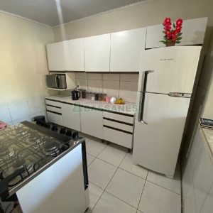 Casa com 203m², 3 dormitórios, 1 vaga, no bairro Charqueadas em Caxias do Sul para Comprar