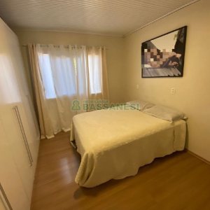 Casa com 203m², 3 dormitórios, 1 vaga, no bairro Charqueadas em Caxias do Sul para Comprar