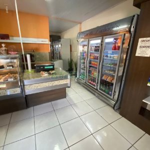 Casa com 203m², 3 dormitórios, 1 vaga, no bairro Charqueadas em Caxias do Sul para Comprar