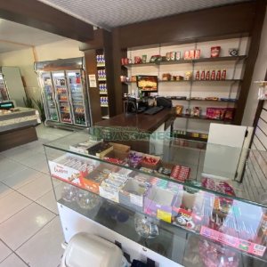 Casa com 203m², 3 dormitórios, 1 vaga, no bairro Charqueadas em Caxias do Sul para Comprar