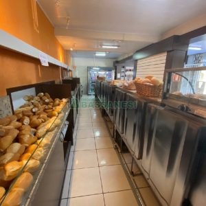 Casa com 203m², 3 dormitórios, 1 vaga, no bairro Charqueadas em Caxias do Sul para Comprar