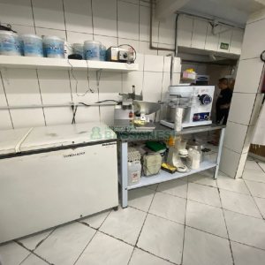 Casa com 203m², 3 dormitórios, 1 vaga, no bairro Charqueadas em Caxias do Sul para Comprar