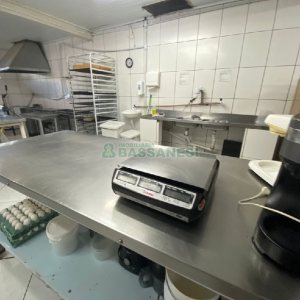 Casa com 203m², 3 dormitórios, 1 vaga, no bairro Charqueadas em Caxias do Sul para Comprar