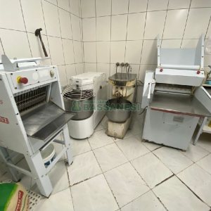 Casa com 203m², 3 dormitórios, 1 vaga, no bairro Charqueadas em Caxias do Sul para Comprar