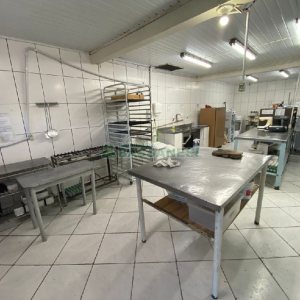 Casa com 203m², 3 dormitórios, 1 vaga, no bairro Charqueadas em Caxias do Sul para Comprar