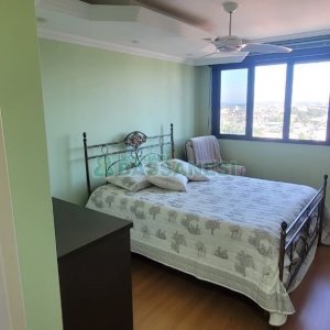 Apartamento com 115m², 3 dormitórios, 1 vaga, no bairro São Leopoldo em Caxias do Sul para Comprar