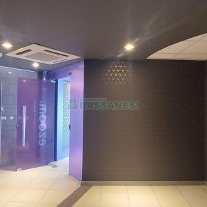 Sala com 460m², 3 vagas, no bairro Sanvitto em Caxias do Sul para Comprar