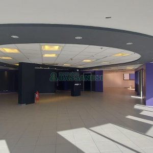 Sala com 460m², 3 vagas, no bairro Sanvitto em Caxias do Sul para Comprar