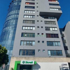 Sala com 460m², 3 vagas, no bairro Sanvitto em Caxias do Sul para Comprar