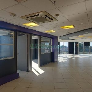 Sala com 460m², 3 vagas, no bairro Sanvitto em Caxias do Sul para Comprar