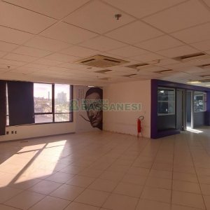 Sala com 460m², 3 vagas, no bairro Sanvitto em Caxias do Sul para Comprar