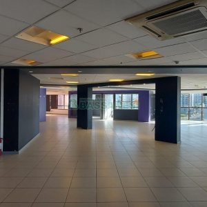 Sala com 460m², 3 vagas, no bairro Sanvitto em Caxias do Sul para Comprar