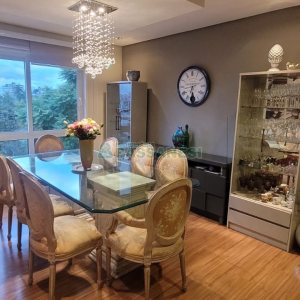 Casa com 270m², 3 dormitórios, 2 vagas, no bairro Altos do Seminario em Caxias do Sul para Comprar