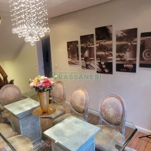 Casa com 270m², 3 dormitórios, 2 vagas, no bairro Altos do Seminario em Caxias do Sul para Comprar