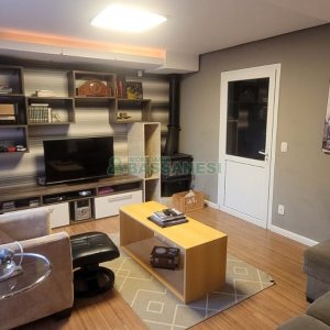 Casa com 270m², 3 dormitórios, 2 vagas, no bairro Altos do Seminario em Caxias do Sul para Comprar