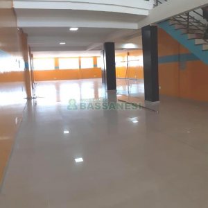 Loja com 350m², 1 vaga, no bairro Centro em Caxias do Sul para Alugar