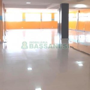 Loja com 350m², 1 vaga, no bairro Centro em Caxias do Sul para Alugar