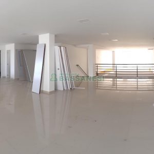 Loja com 350m², 1 vaga, no bairro Centro em Caxias do Sul para Alugar