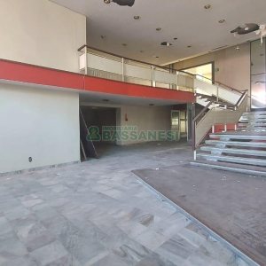 Predio com 3888m², no bairro Centro em Caxias do Sul para Alugar ou Comprar