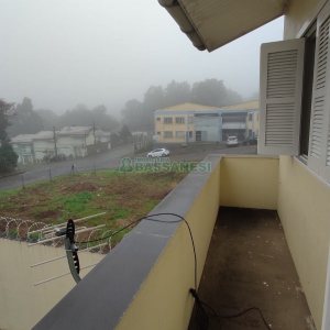 Sobrado com 69m², 2 dormitórios, 1 vaga, no bairro Cinqüentenário em Caxias do Sul para Comprar