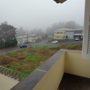 Sobrado com 69m², 2 dormitórios, 1 vaga, no bairro Cinqüentenário em Caxias do Sul para Comprar