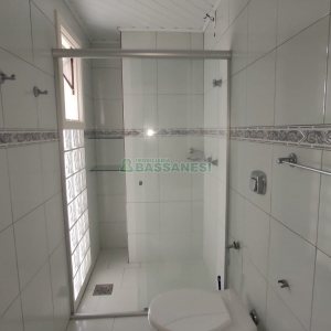 Sobrado com 69m², 2 dormitórios, 1 vaga, no bairro Cinqüentenário em Caxias do Sul para Comprar