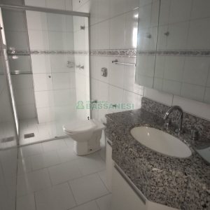 Sobrado com 69m², 2 dormitórios, 1 vaga, no bairro Cinqüentenário em Caxias do Sul para Comprar