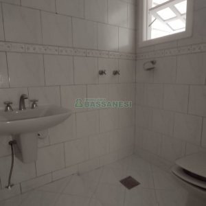 Sobrado com 69m², 2 dormitórios, 1 vaga, no bairro Cinqüentenário em Caxias do Sul para Comprar