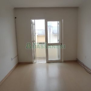 Sobrado com 69m², 2 dormitórios, 1 vaga, no bairro Cinqüentenário em Caxias do Sul para Comprar