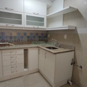 Sobrado com 69m², 2 dormitórios, 1 vaga, no bairro Cinqüentenário em Caxias do Sul para Comprar