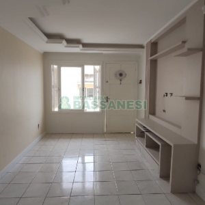 Sobrado com 69m², 2 dormitórios, 1 vaga, no bairro Cinqüentenário em Caxias do Sul para Comprar