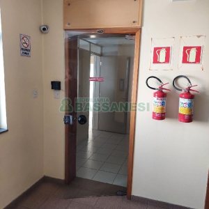 Sala com 52m², 1 vaga, no bairro Centro em Caxias do Sul para Comprar