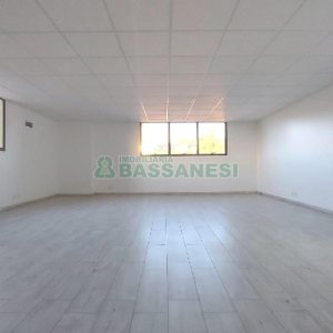 Sala com 70m², 1 vaga, no bairro Floresta em Caxias do Sul para Alugar